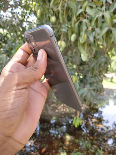 Apple iPhone 11 jazz sim workin glich 1year sa