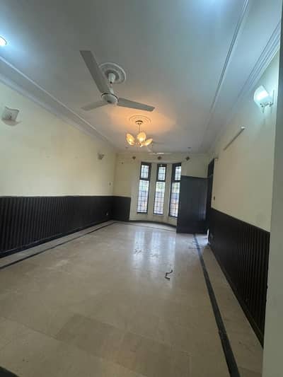 30x60 7 Marla Ground Portion Prime Location for rent in G-13