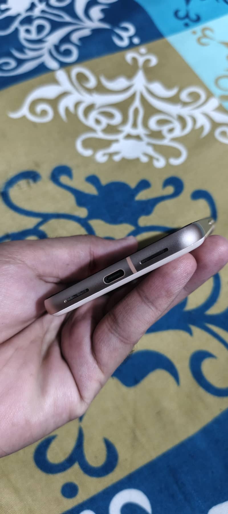 Google Pixel 8 5