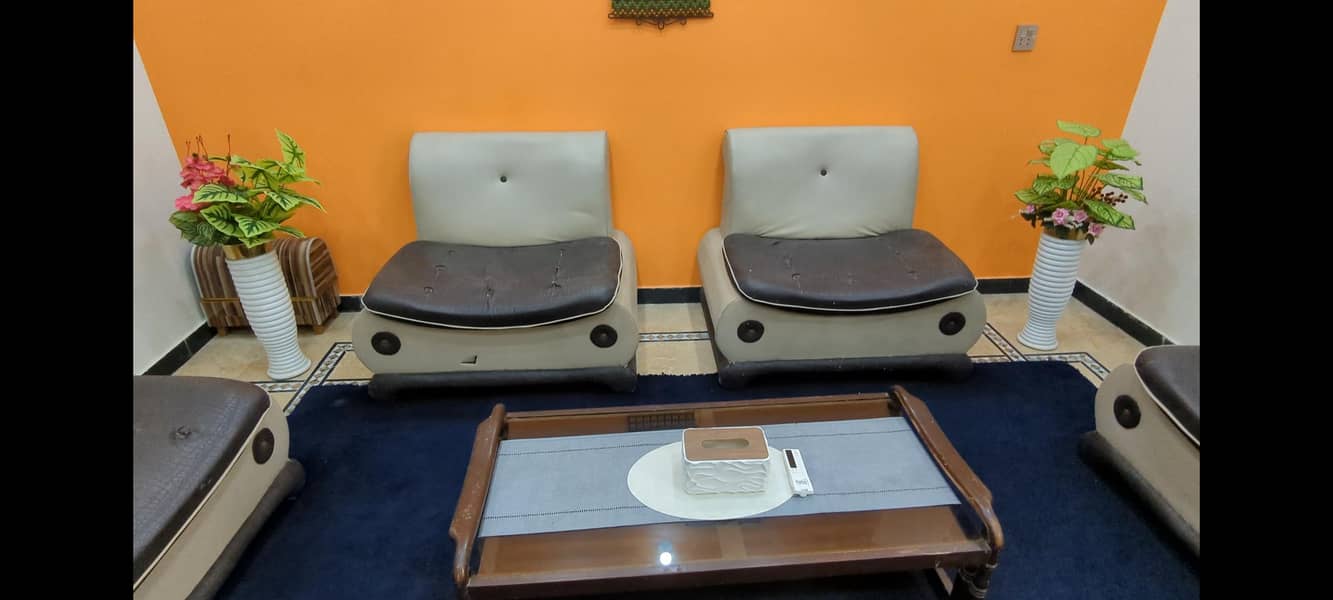 9 seater sofa 0
