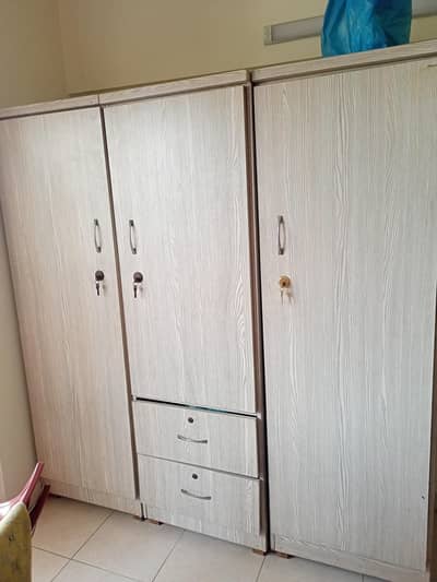 almari 3 door