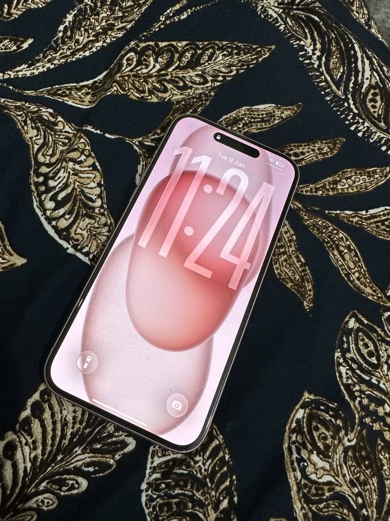 Apple iPhone 15 plus 1