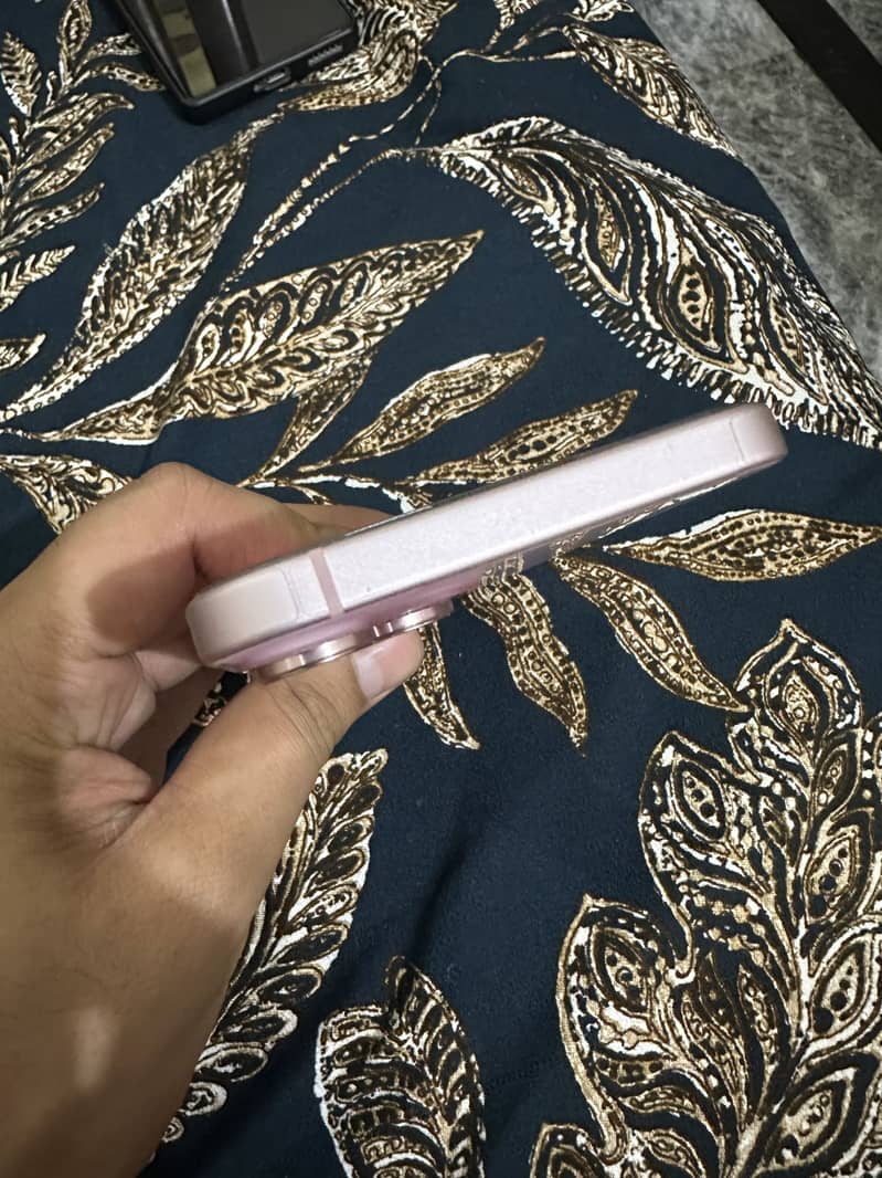 Apple iPhone 15 plus 5