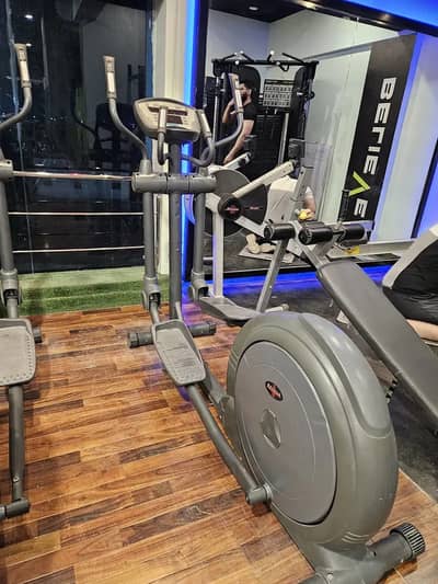AdvanceCommercial Elliptical Cross Trainer / Gym Equipment