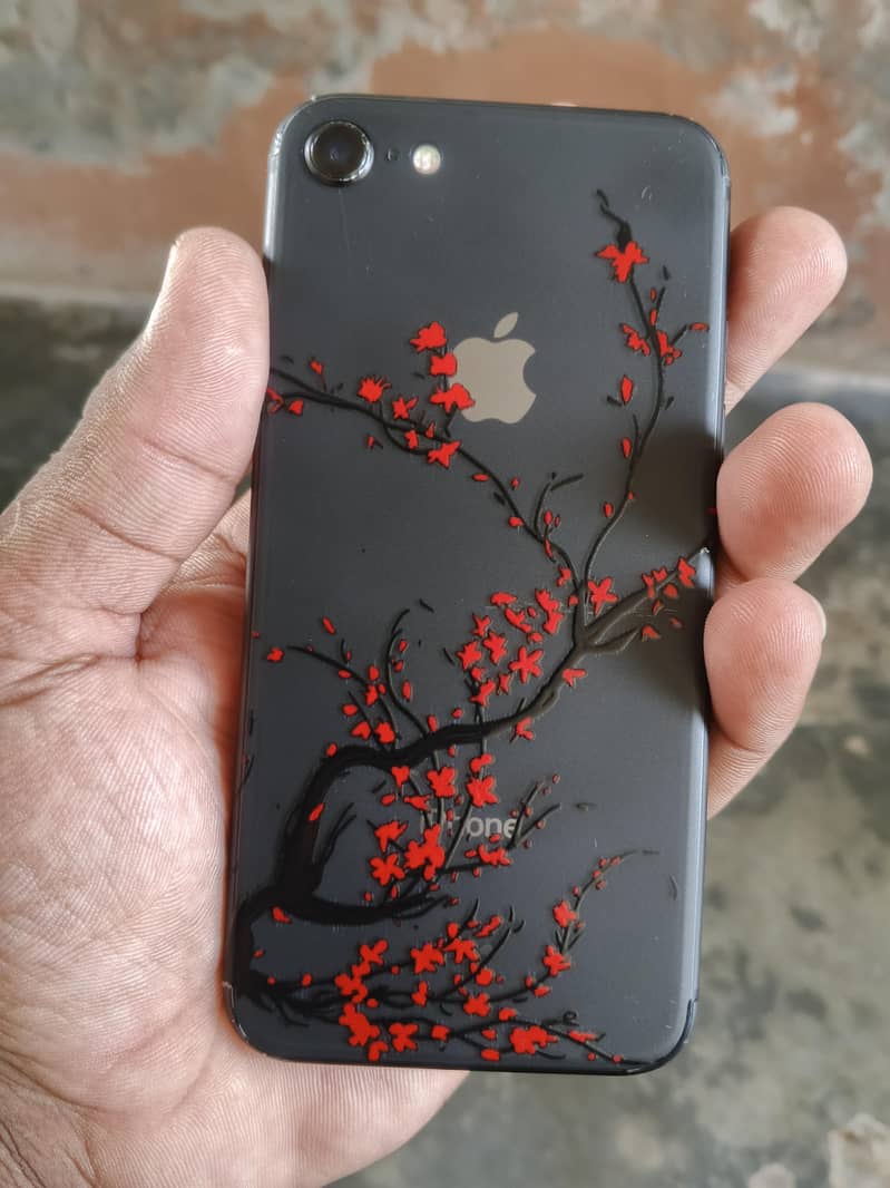 Apple iPhone 8 1