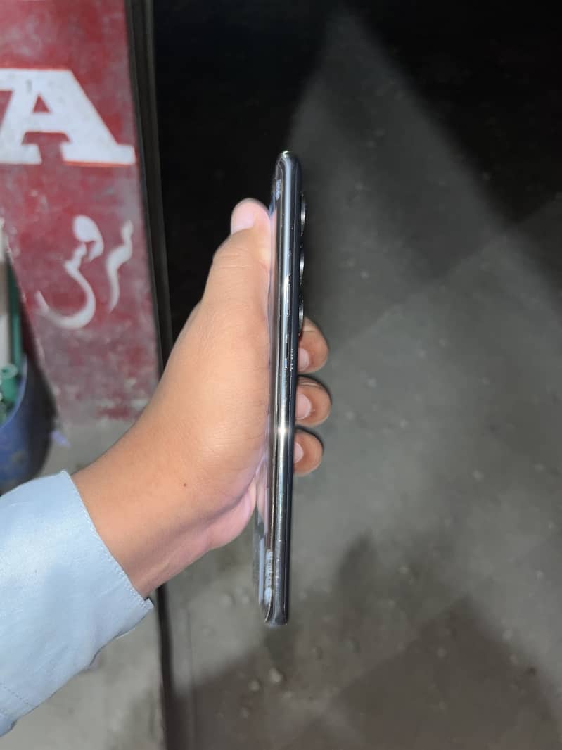 Tecno CAMON 40 Pro 4