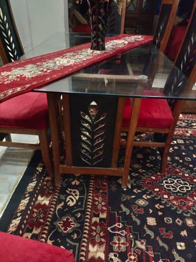 Dinnig Table