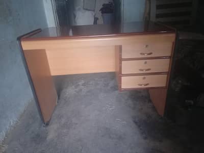 Fresh condition 3 months used table for sale