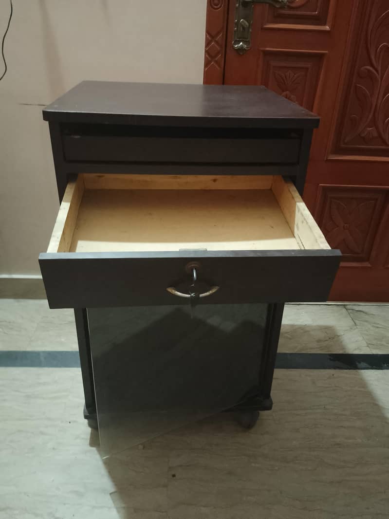 computer table trolley 3