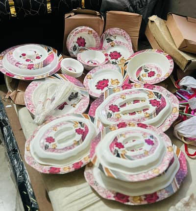 brand new dinner set zero time used