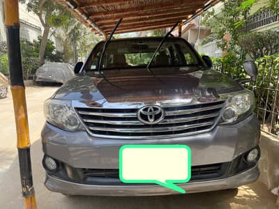 Toyota Fortuner V 2015 25th anniversary