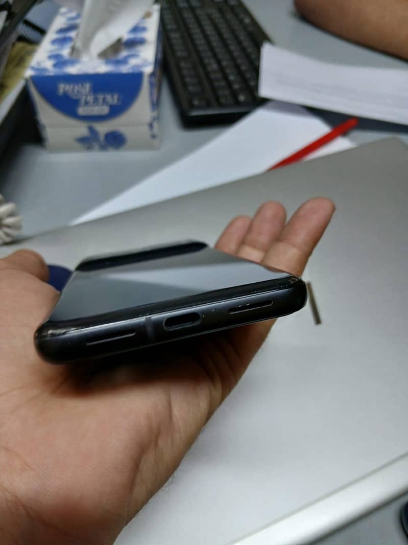 Google Pixel 8 4