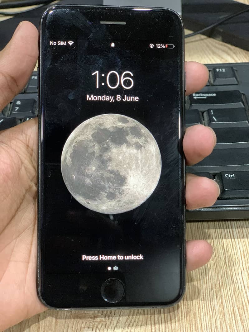 Apple iPhone 7 0