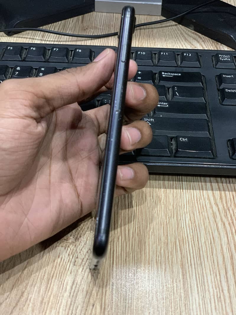 Apple iPhone 7 3