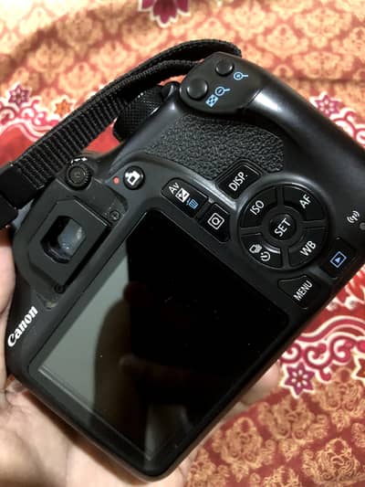 CANON EOS 1300D DSLR CAMERA WITH 18 55MM LENS WITH BOX