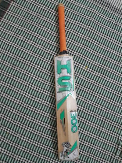 HS Spark 300 Hard Bat