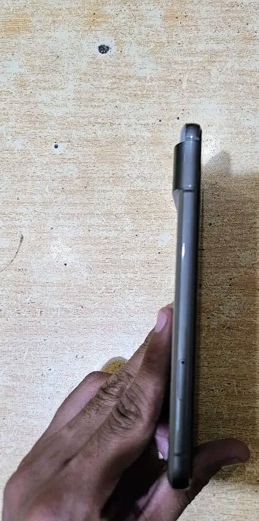 Google Pixel 8 4