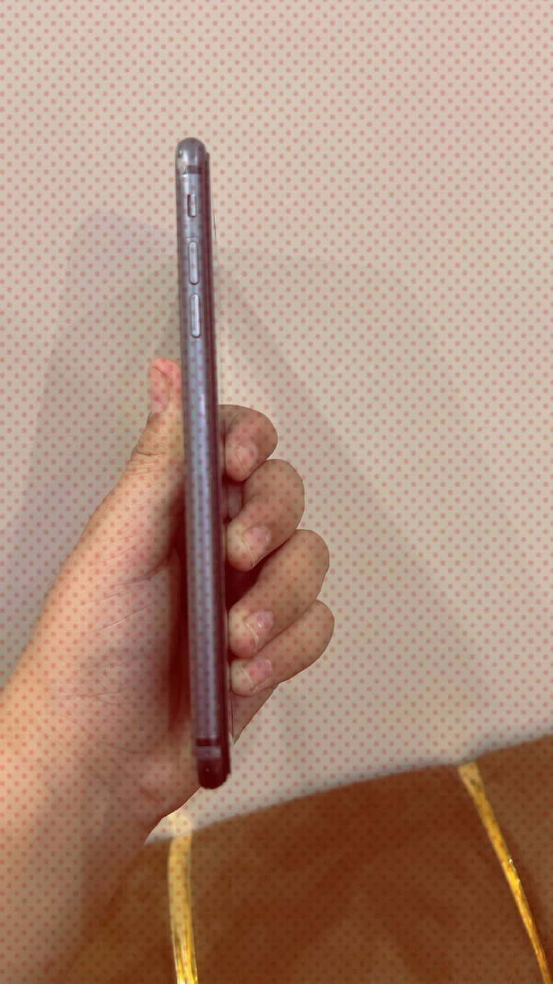 Apple iPhone 8 Plus 4