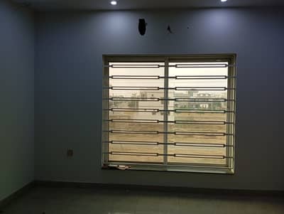 A BLOCK, 10 MARLA HOUSE AVAILABLE FOR RENT