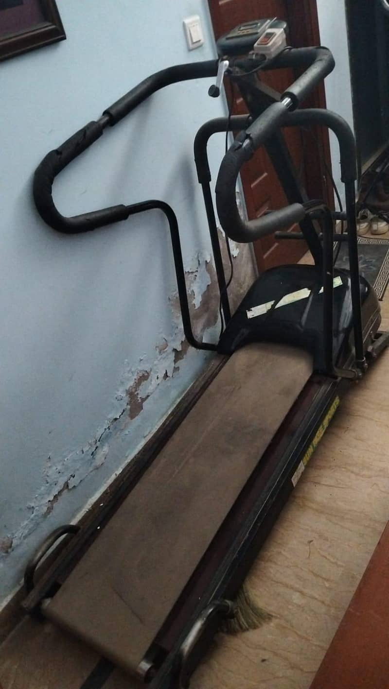 Tred Mill, Exercise running machine. 3