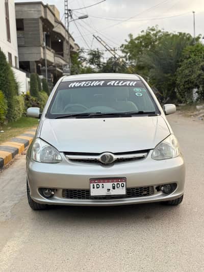 Toyota Platz 2003