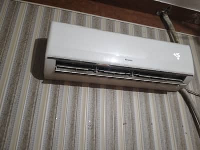 Gree 1.5 Ton Lomo Series Split  heat and cool AC (GS18LMH4L)