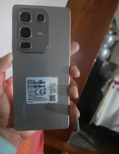 Infinx note 50 pro 12+12gb 256 with all assesres wireless charger