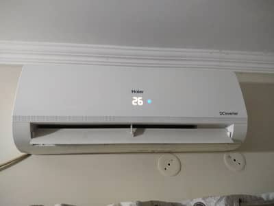 1 Ton haier DC inverter is for sale