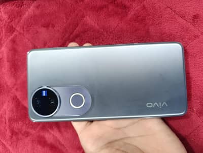 Vivo V50