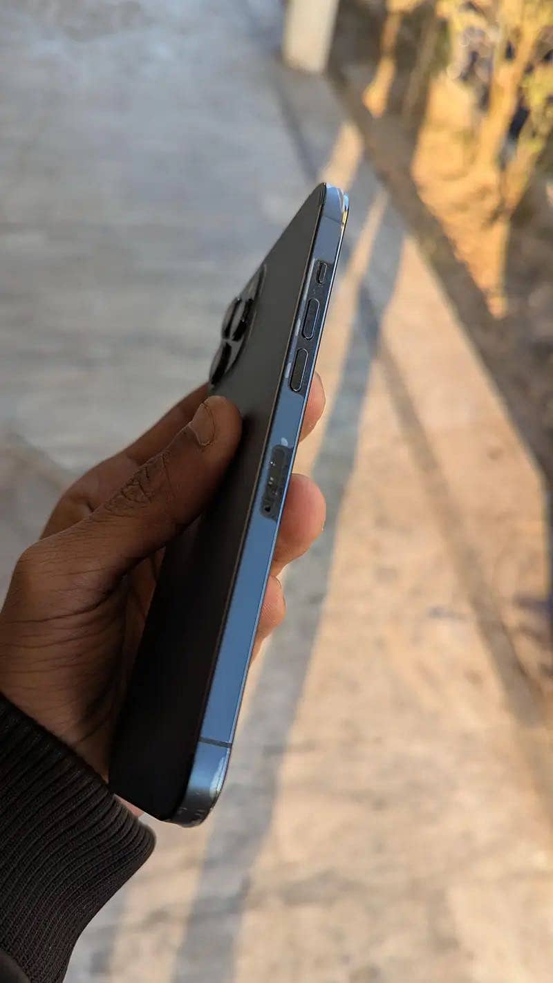 Apple iPhone 12 Pro Max 3