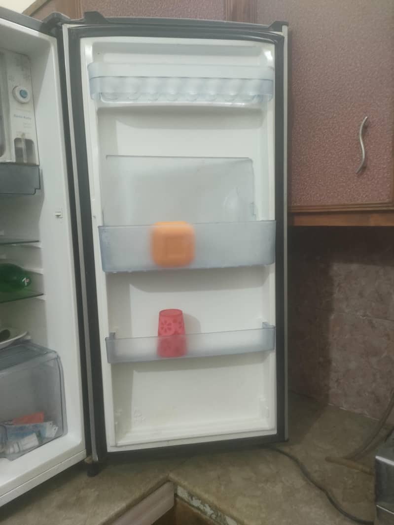 DAWLANCE fridge 3