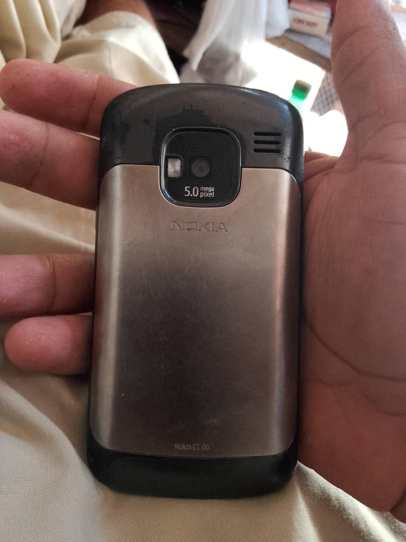 Nokia E5 1