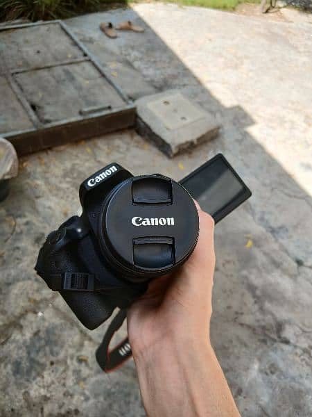 Canon EOS 800D 0