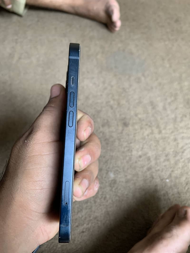 Apple iPhone 13 1