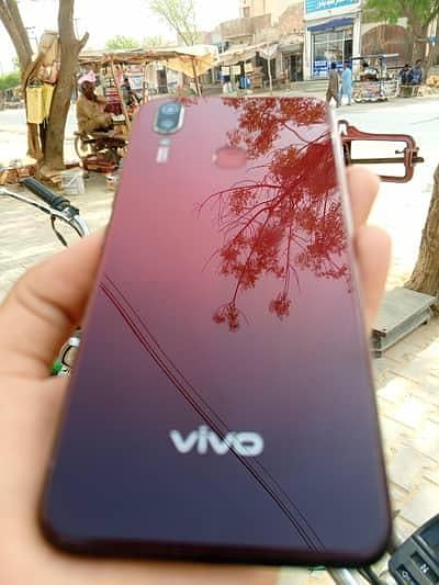 vivo y11 3gb 32gb total original with box available in renala khurd