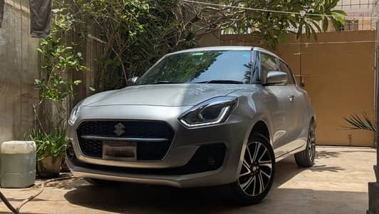 Suzuki Swift GLX CVT 2022 – Ultra Low Mileage (4000km) | B2B Orignal