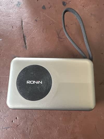Ronin 10000 mah power bank with wireless charger