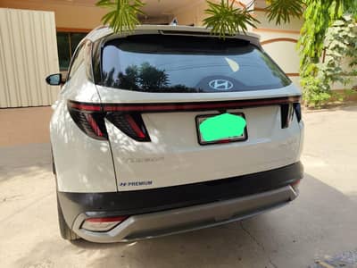 Tucson hybrid AWD sparingly used total genuine  as new