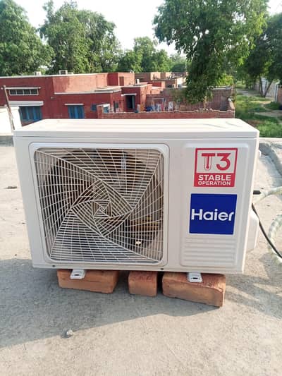 1 ton haier ac Inverter for sale. .