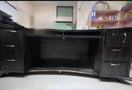 Office Manager Table 0