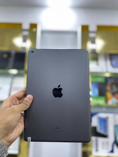 Apple iPad - 9th Generation - 64GB - Space Gray