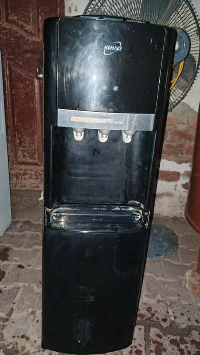 Homage water dispenser