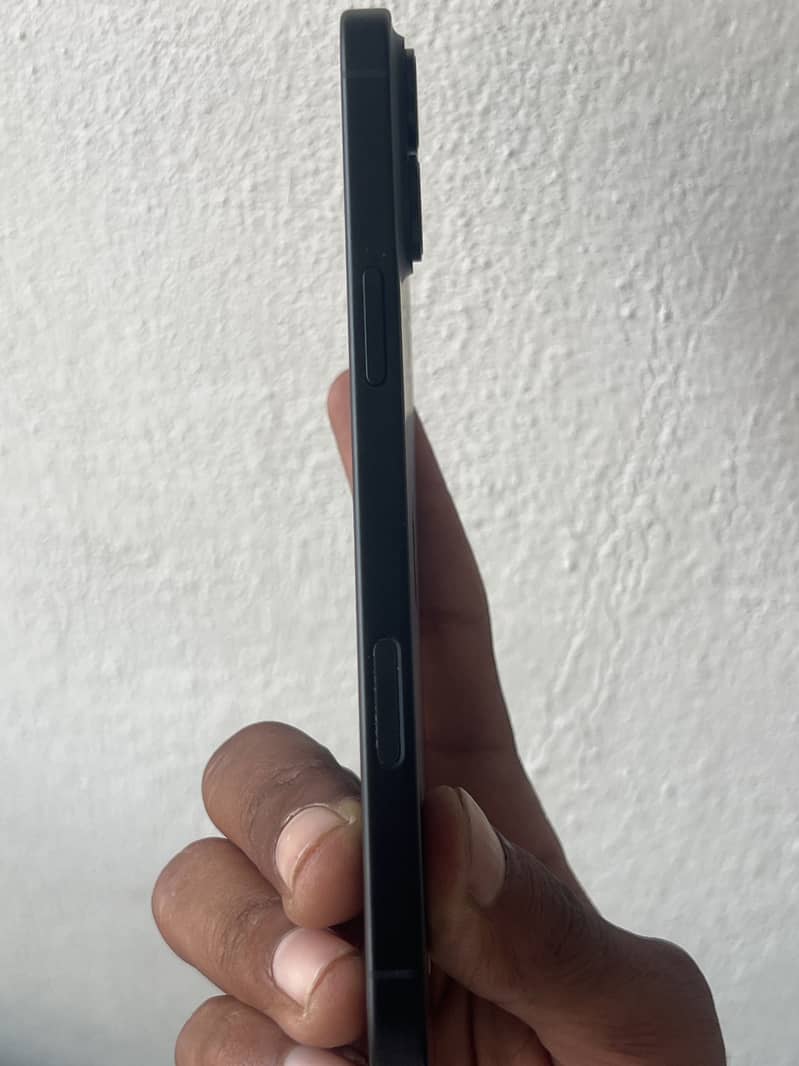 Apple iPhone 16 Plus 2