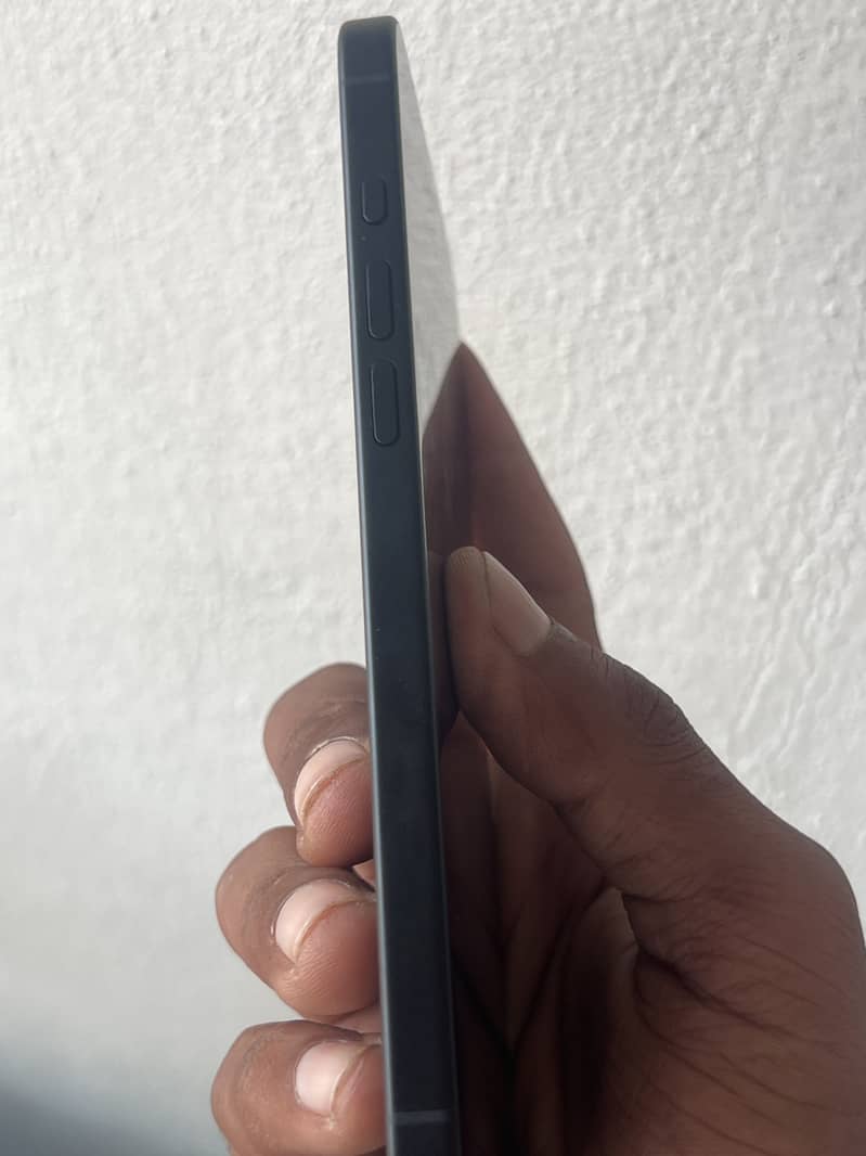Apple iPhone 16 Plus 3