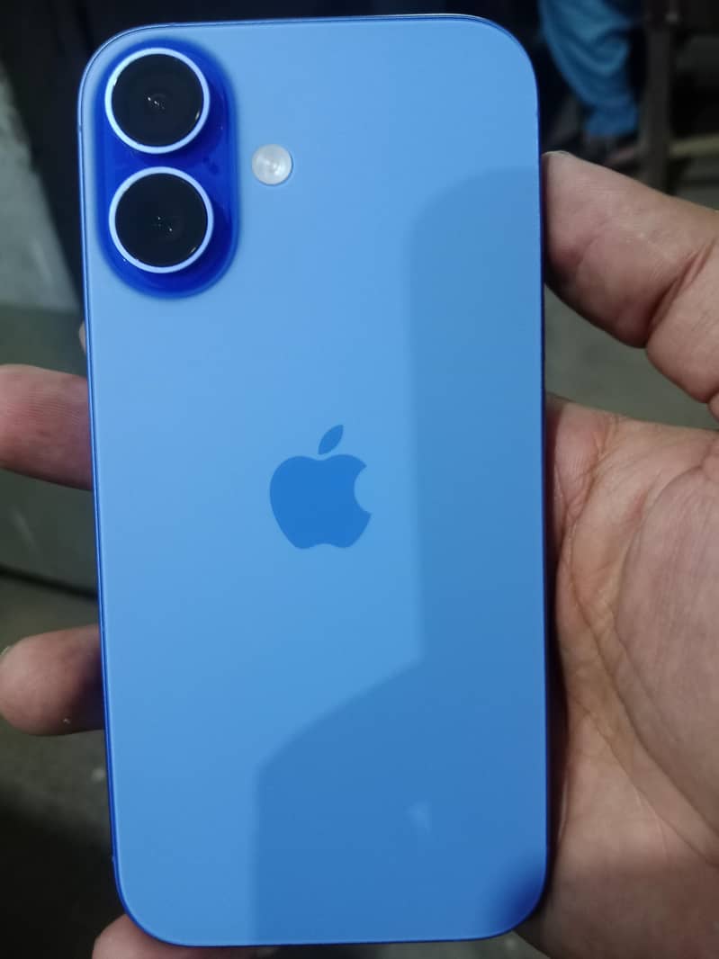 Apple iPhone 16 0