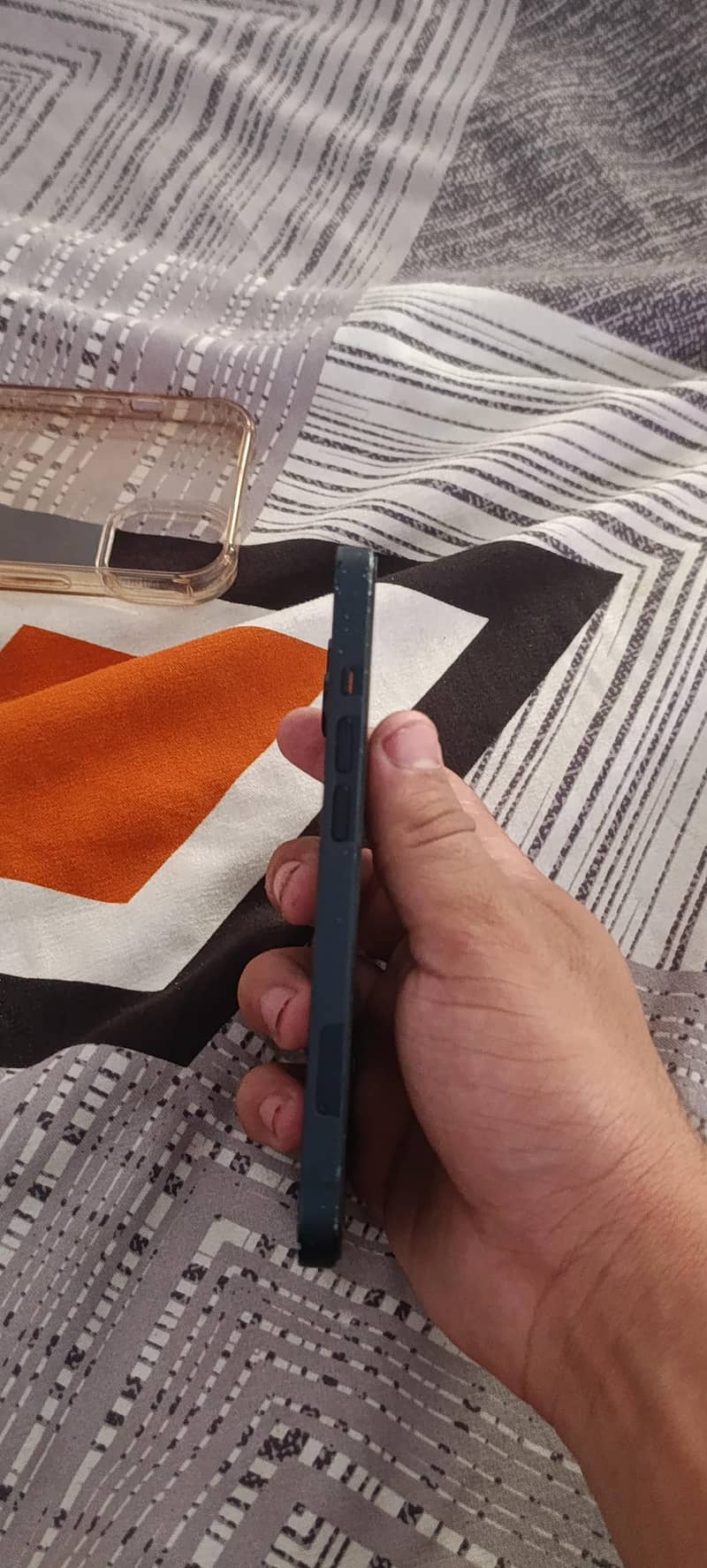Apple iPhone 13 6
