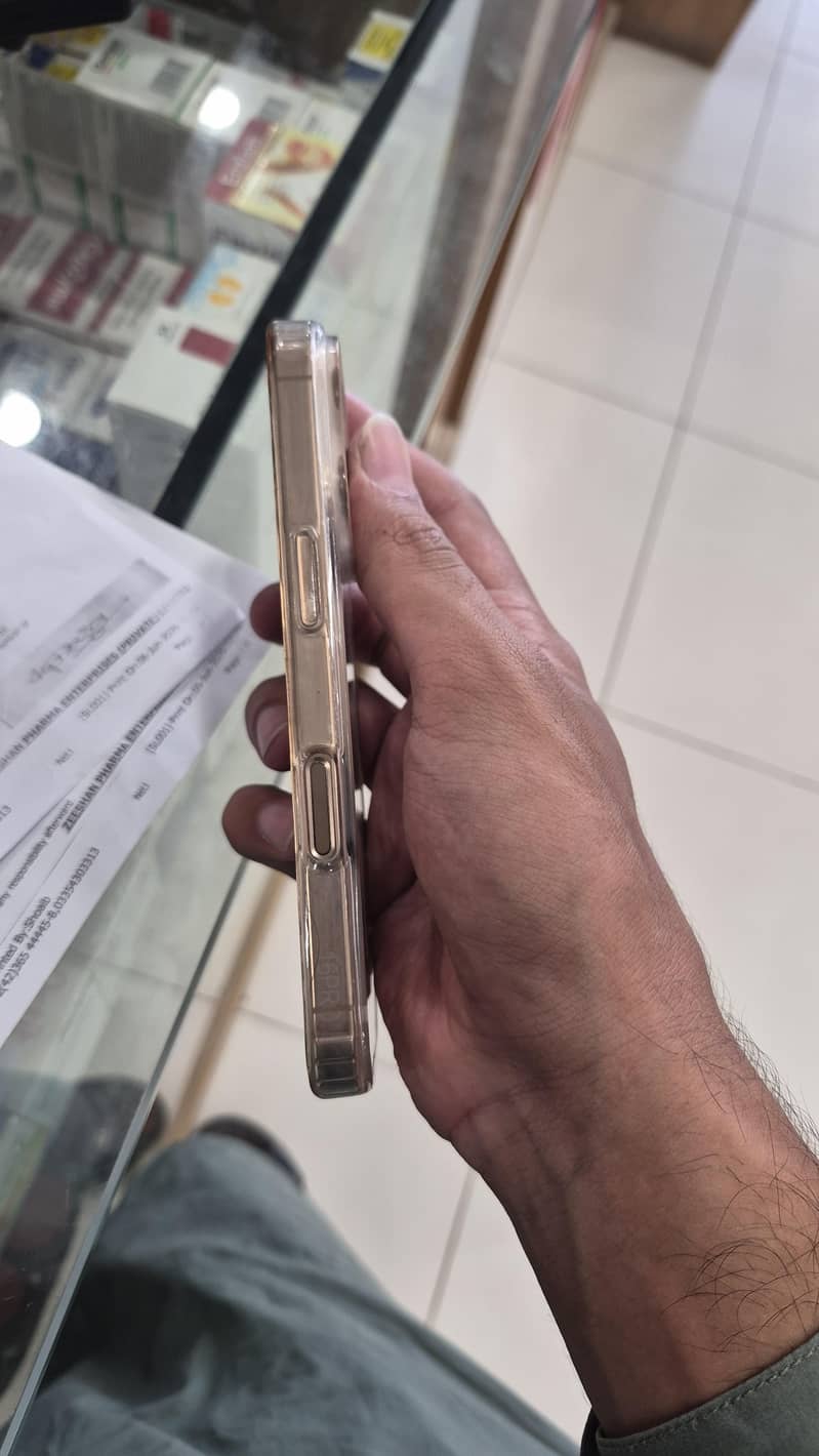 Iphone 16 pro 3