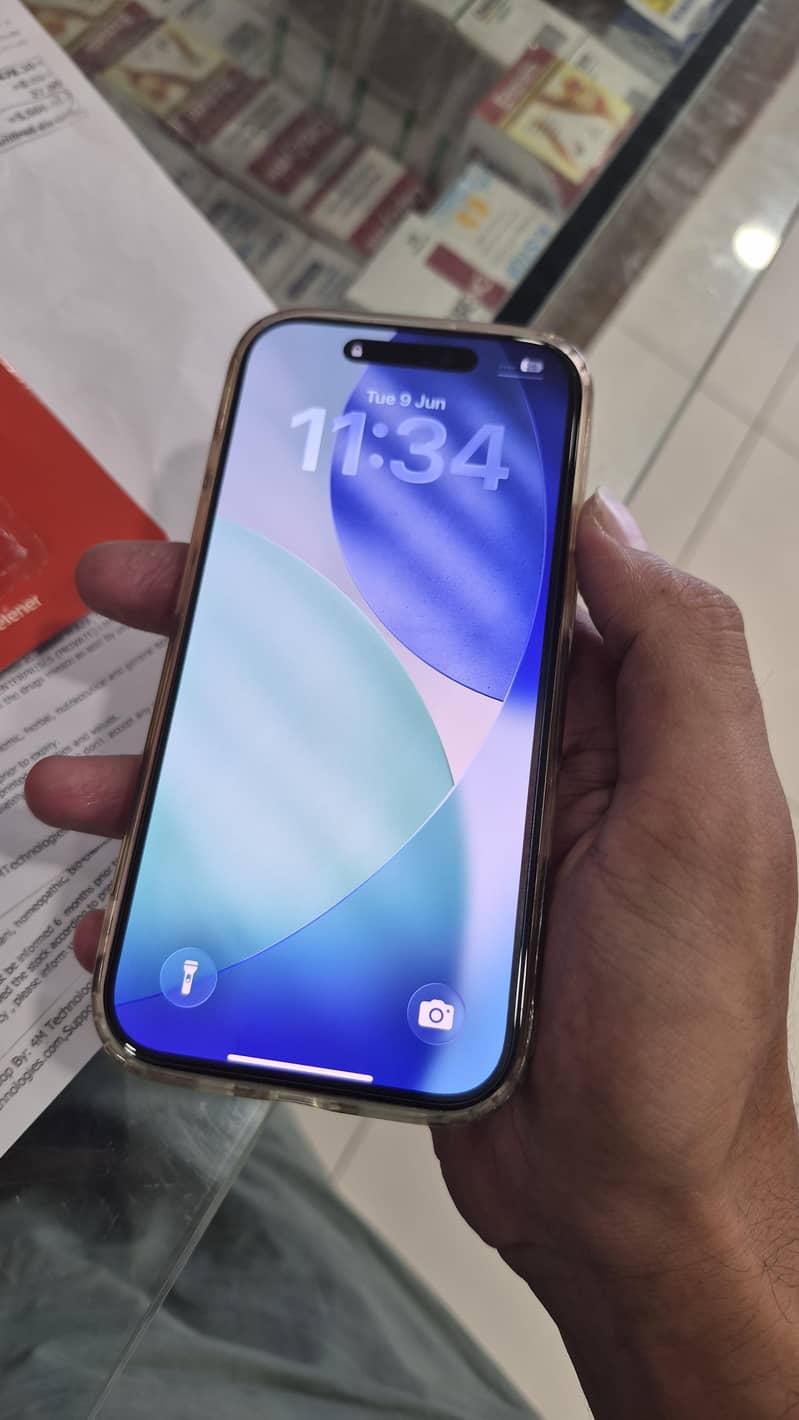 Iphone 16 pro 4
