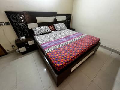 Bed set for Sale (King Size)