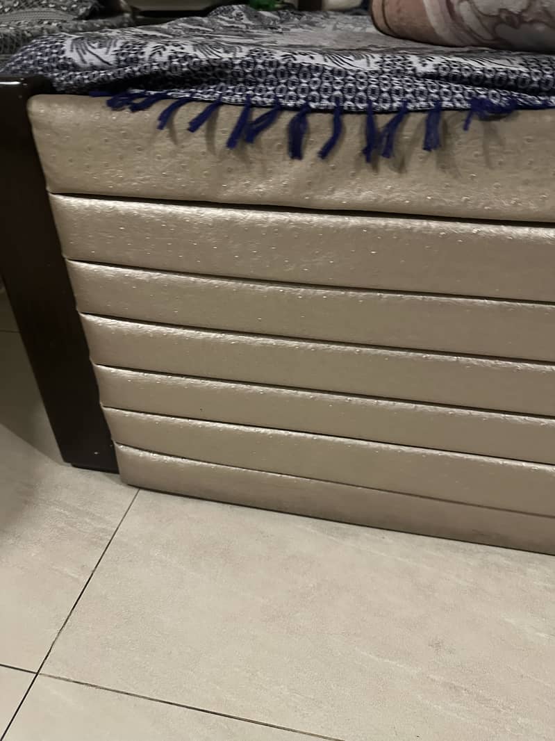 Single bed 2